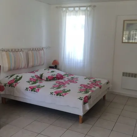 Rent this 1 bed house on 06220 Vallauris