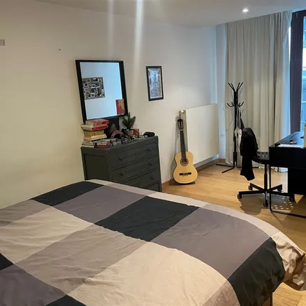 Rent this 3 bed apartment on Rue Vandenbranden - Vandenbrandenstraat 67 in 1000 Brussels, Belgium
