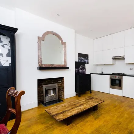 Image 3 - Moat Garden, Oxberry Avenue, London, SW6 5SL, United Kingdom - Apartment for rent