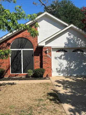 Rent this 3 bed house on 1004 Bull Run in Denton, TX 76209