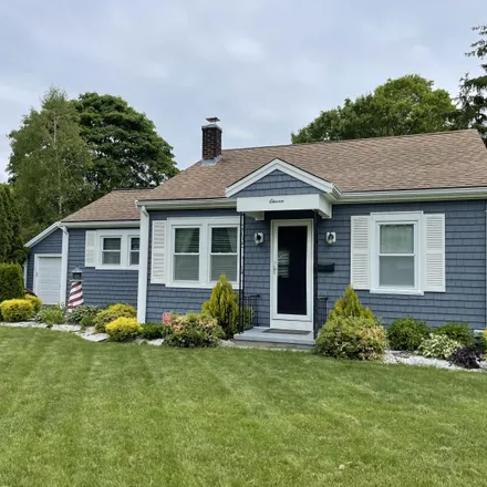 Rent this 3 bed house on 7 Morin Avenue in Teaticket, Falmouth