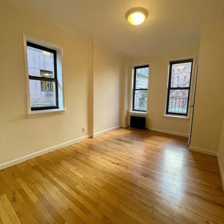 Image 3 - 210 East 39th Street, New York, NY 10016, USA - Apartment for rent