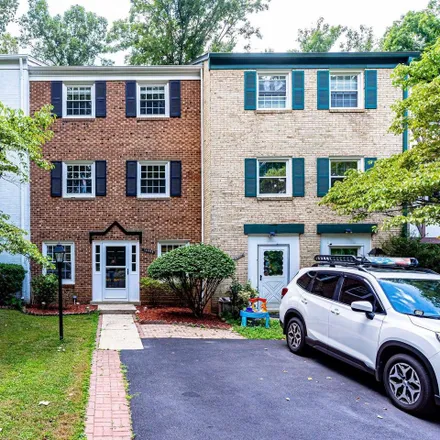 Image 2 - 14801 Maidstone Court, London Towne, Centreville, VA 20120, USA - Townhouse for sale