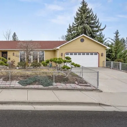 Buy this 3 bed house on 3106 East 31st Avenue in Spokane, WA 99223