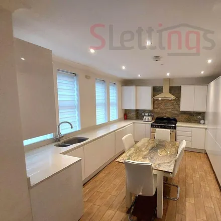 Rent this 2 bed apartment on Ashcombe Gardens in London, HA8 8HP