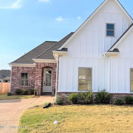 Buy this 5 bed house on Southaven Towne Center in Kay Jewelers, Southcrest Parkway