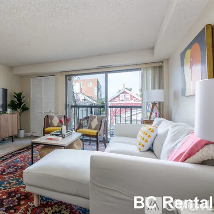 Rent this 3 bed apartment on 16 Elmer St
