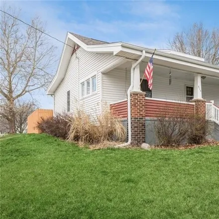 Buy this 3 bed house on 219 West Jefferson Street in Knoxville, IA 50138