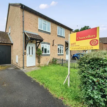 Rent this 2 bed duplex on Pipers Way in Thatcham, RG19 4EW