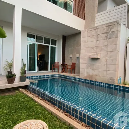 Rent this 3 bed townhouse on Krungsri Bank in Sai Yuan Road, Rawai