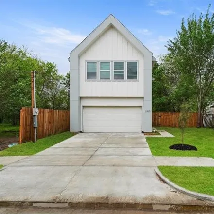 Buy this 3 bed house on 2546 Sumpter Street in Houston, TX 77026
