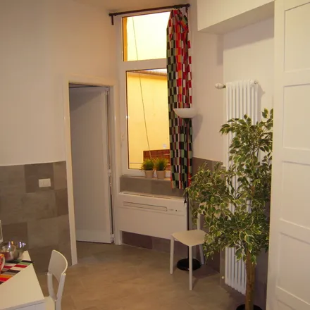 Image 3 - Sauro, Via Nazario Sauro, 40100 Bologna BO, Italy - Apartment for rent