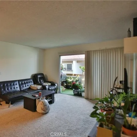 Image 6 - 2511 West Sunflower Avenue, Santa Ana, CA 92704, USA - Condo for sale