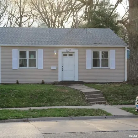 Buy this 2 bed house on 1179 39th Street in Moline, IL 61265