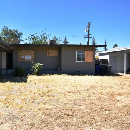 Buy this 3 bed house on 1147 West Lansing Way in Fresno, CA 93705