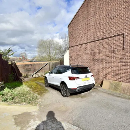 Image 4 - Dudley Close, Leicester, LE5 2FG, United Kingdom - Townhouse for sale