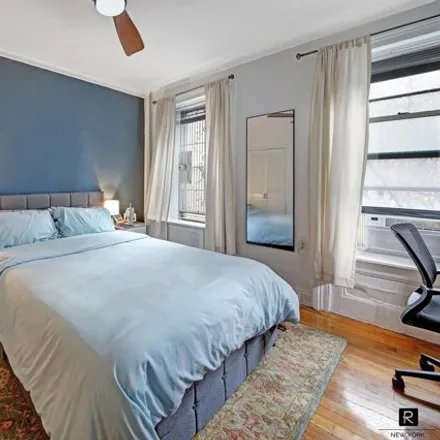 Image 5 - 244 East 90th Street, New York, NY 10128, USA - Apartment for sale