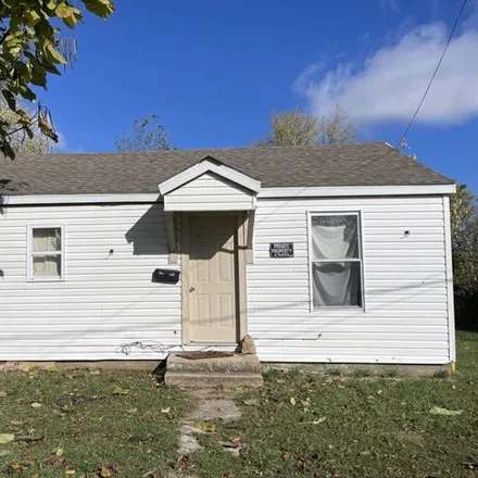 Buy this 1 bed house on 683 Frisco Street in Mountain Grove, MO 65711