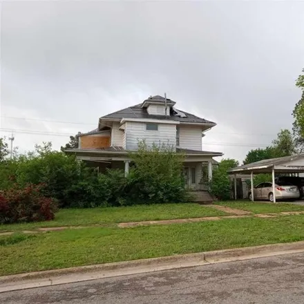 Buy this 3 bed house on 30 Northwest 5th Street in Lawton, OK 73507