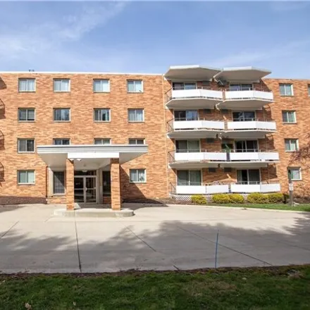 Buy this 2 bed condo on unnamed road in Broadview Heights, OH 44147
