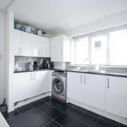 Image 2 - Hungerford School, Hungerford Road, London, N7 9LF, United Kingdom - Apartment for rent