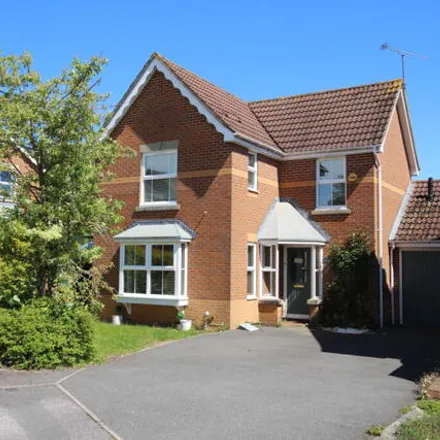 Buy this 3 bed house on The Knoll in Reading, Berkshire