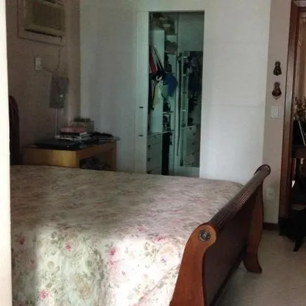 Buy this 4 bed apartment on Rua Diógenes Malacarne 402 in Praia da Costa, Vila Velha - ES