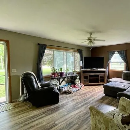 Image 3 - 198 Munn Street, Hesperia, Newfield Township, MI 49421, USA - House for sale