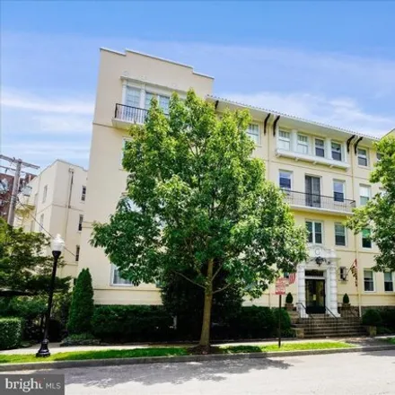 Buy this 3 bed condo on The Geneva in Greenway, Baltimore