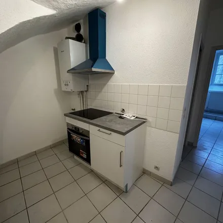 Image 5 - 9 Rue du Marché, 43100 Brioude, France - Apartment for rent