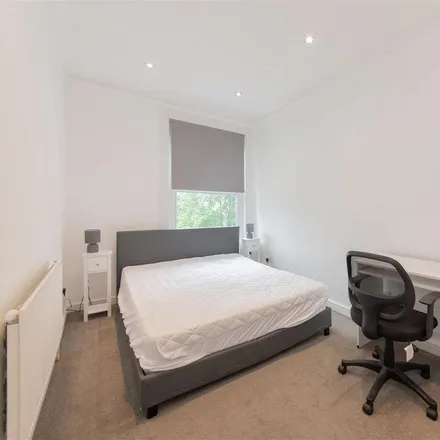 Image 5 - 28, 30 Mountfield Road, London, N3 3NP, United Kingdom - Apartment for rent