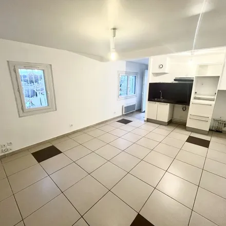 Rent this 1 bed apartment on 24 Place de Verdun in 59491 Villeneuve-d'Ascq, France