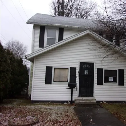Buy this 3 bed house on 701 West Park Drive in Fostoria, OH 44830
