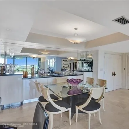 Image 2 - 11113 Biscayne Boulevard, Courtly Manor, North Miami, FL 33181, USA - Condo for rent