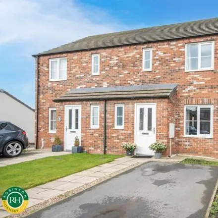 Buy this 3 bed duplex on unnamed road in Rossington, DN4 7FS