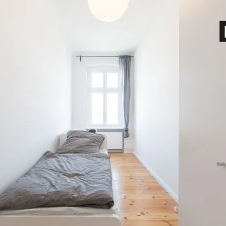 Rent this 7 bed room on Greifswalder Straße 22 in 10405 Berlin, Germany