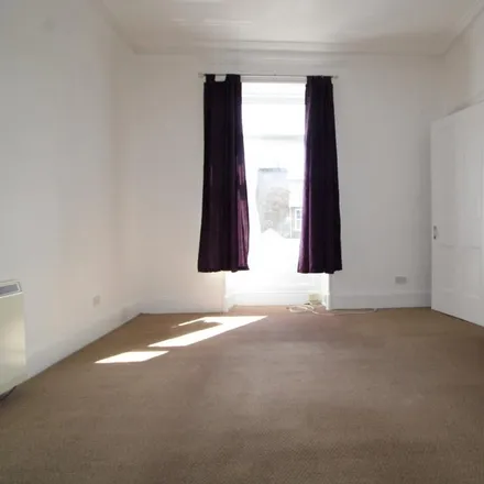 Image 2 - Castle Street, Dundee, DD5 2EA, United Kingdom - House for rent