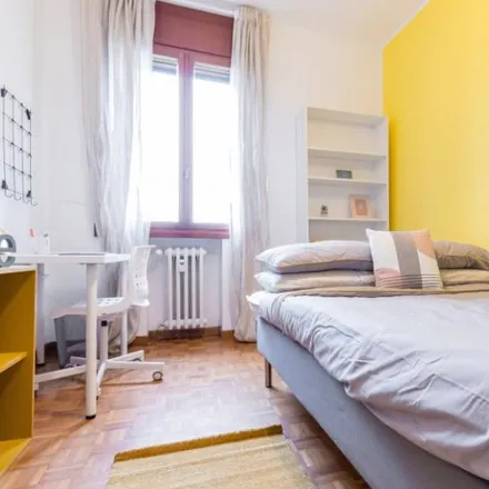 Rent this 5 bed room on Via Edoardo Mascheroni in 35132 Padua Province of Padua, Italy