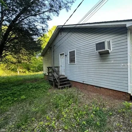 Image 5 - 4168 Carlton Drive, Randolph County, NC 27350, USA - House for sale