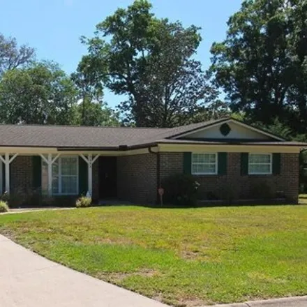 Buy this 4 bed house on 3408 Red Oak Circle East in Clay County, FL 32073