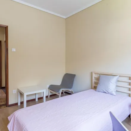 Rent this 4 bed apartment on Rua de Damão in 4465-092 Matosinhos, Portugal