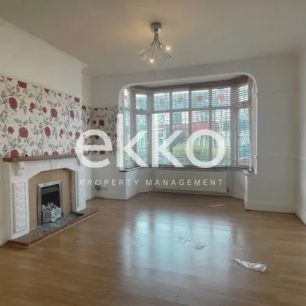 Image 4 - Woodbridge Road, London, IG11 9BA, United Kingdom - Townhouse for rent