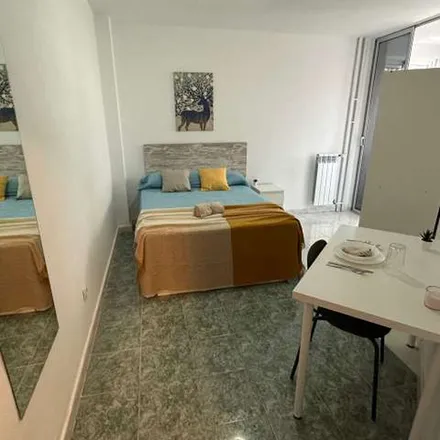 Rent this 5 bed apartment on Farmacia Hermanos Pinzón in Calle de los Hermanos Pinzón, 2