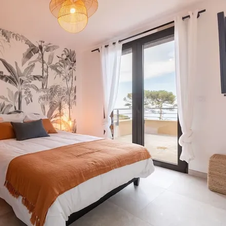 Rent this 4 bed apartment on 83380 Roquebrune-sur-Argens