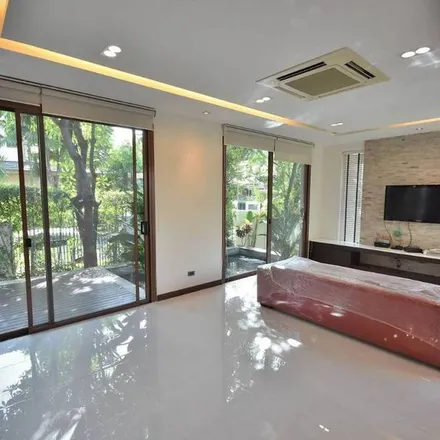 Rent this 1 bed apartment on Phatthanakan Road in Suan Luang District, Bangkok 10250