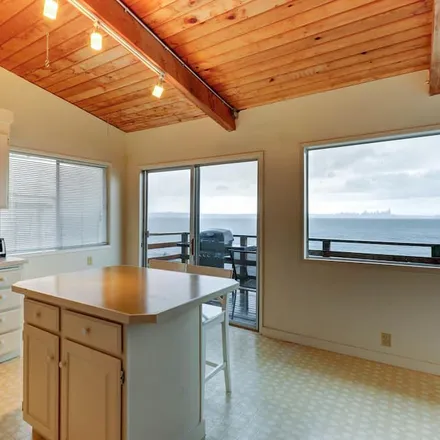 Rent this 2 bed house on Bainbridge Island in WA, 98110