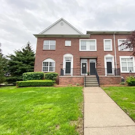 Image 2 - 14427 Vauxhall Drive, Sterling Heights, MI 48313, USA - House for sale