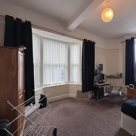 Image 1 - 51 Durham Avenue, Plymouth, PL4 9EE, United Kingdom - Room for rent