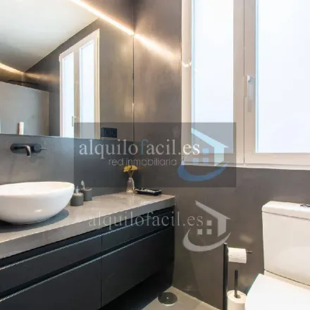 Image 4 - Sevilla - Pza. Canalejas, Calle de Sevilla, 28014 Madrid, Spain - Apartment for rent