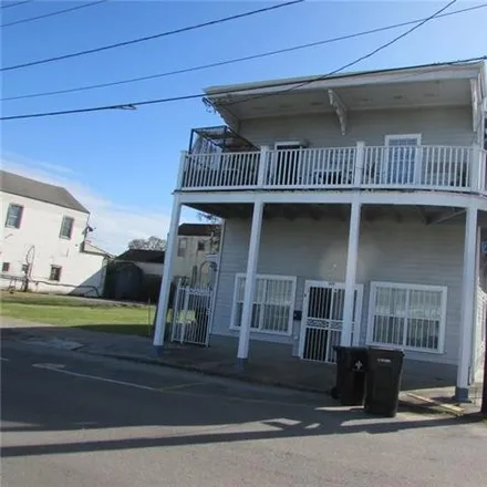 Buy this studio duplex on 529 Amann Street in Algiers Point, New Orleans